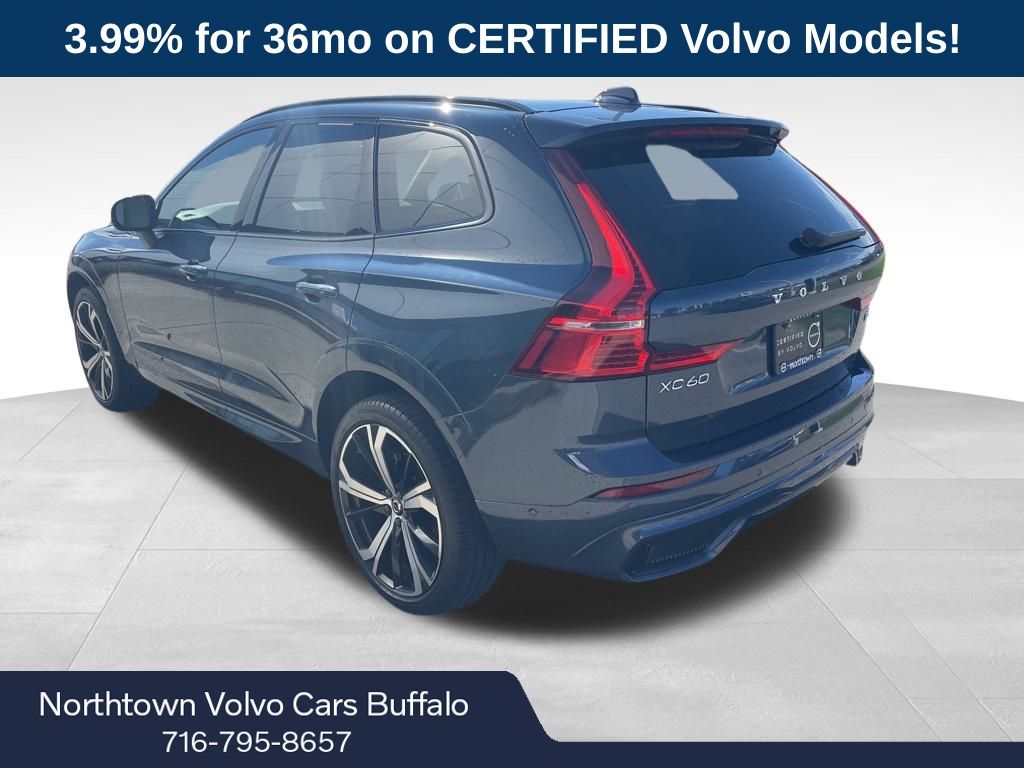 2023 Volvo XC60 B5 Ultimate photo 3