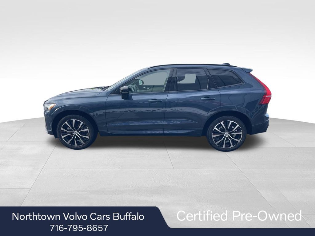 2025 Volvo XC60 B5 Plus photo 2
