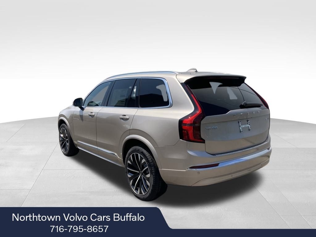 2026 Volvo XC90 B5 Core photo 3