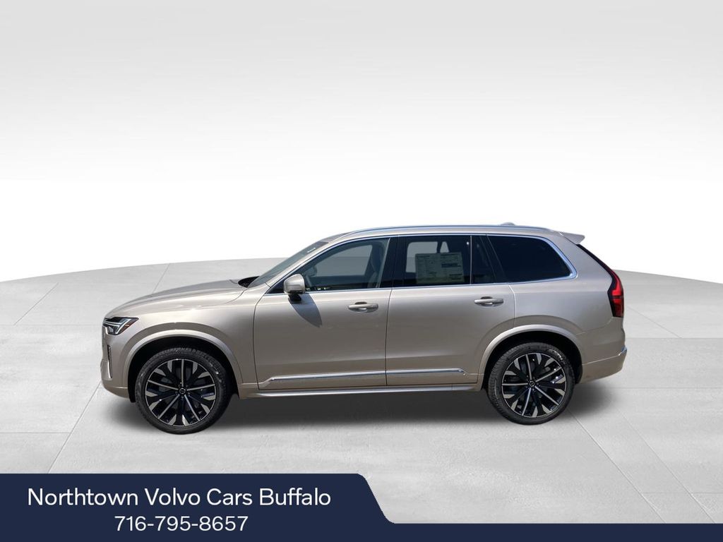 2026 Volvo XC90 B5 Core photo 2