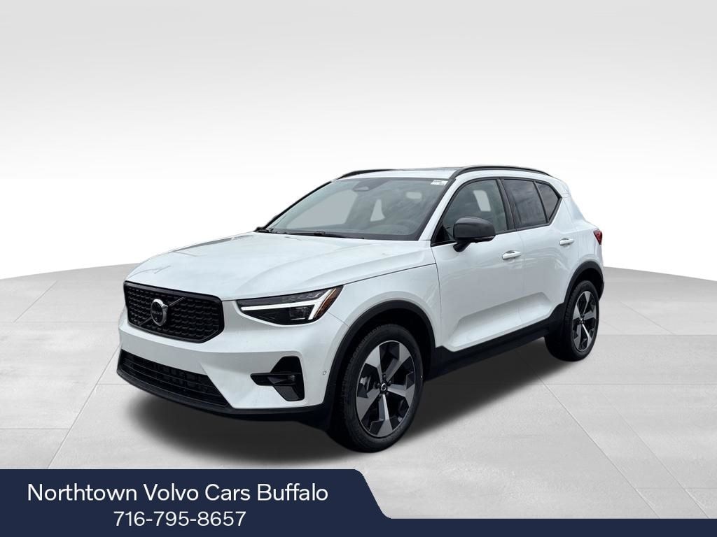 Used 2026 Volvo XC40 B5 Plus SUV