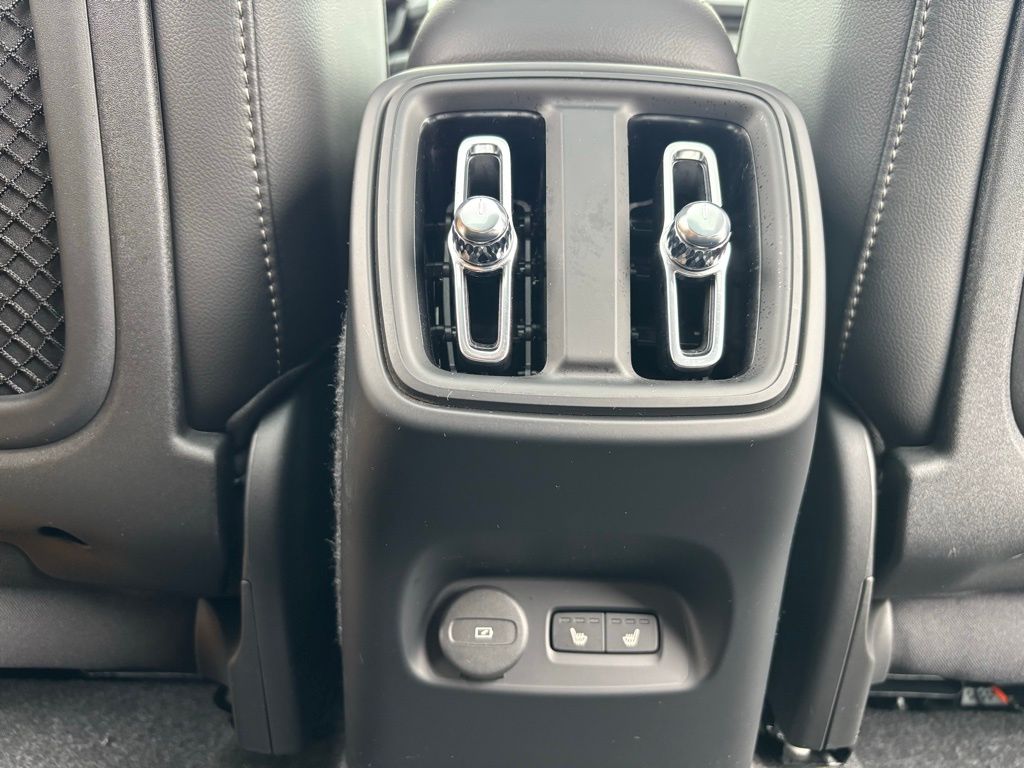 2026 Volvo XC40 Plus - Photo 20
