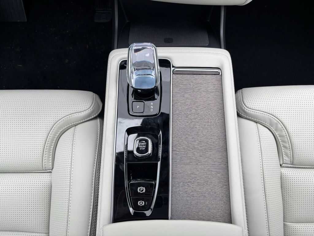 2026 Volvo XC90 Ultra - Photo 13