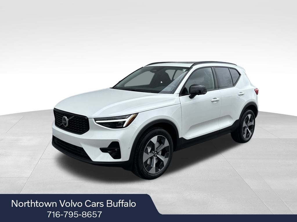 2026 Volvo XC40 Plus's photo