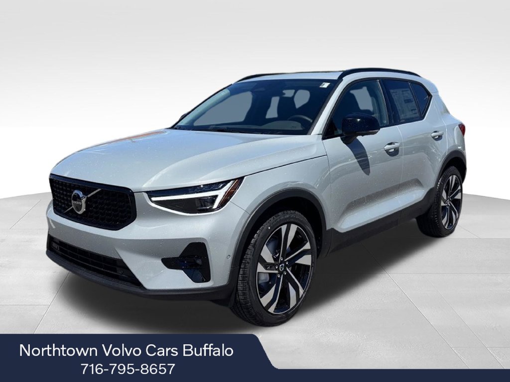 New 2026 Volvo XC40 B5 Plus SUV
