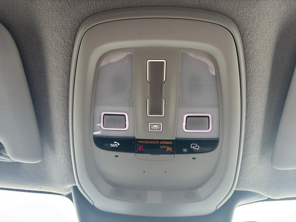 2026 Volvo XC40 Plus - Photo 13