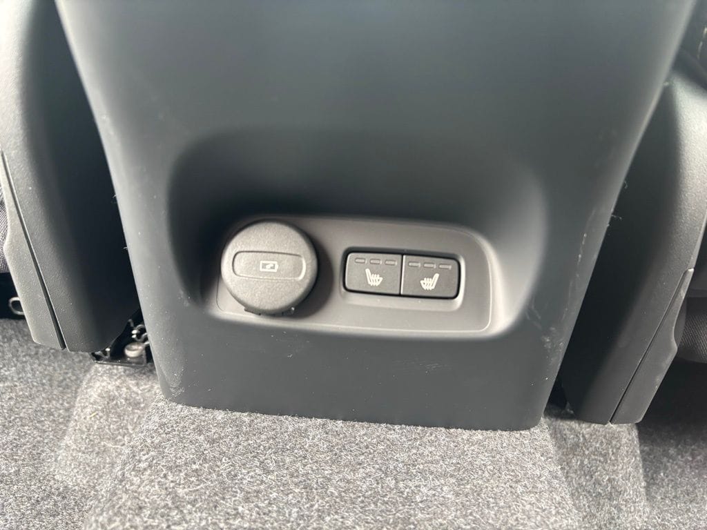 2026 Volvo XC40 Plus - Photo 22