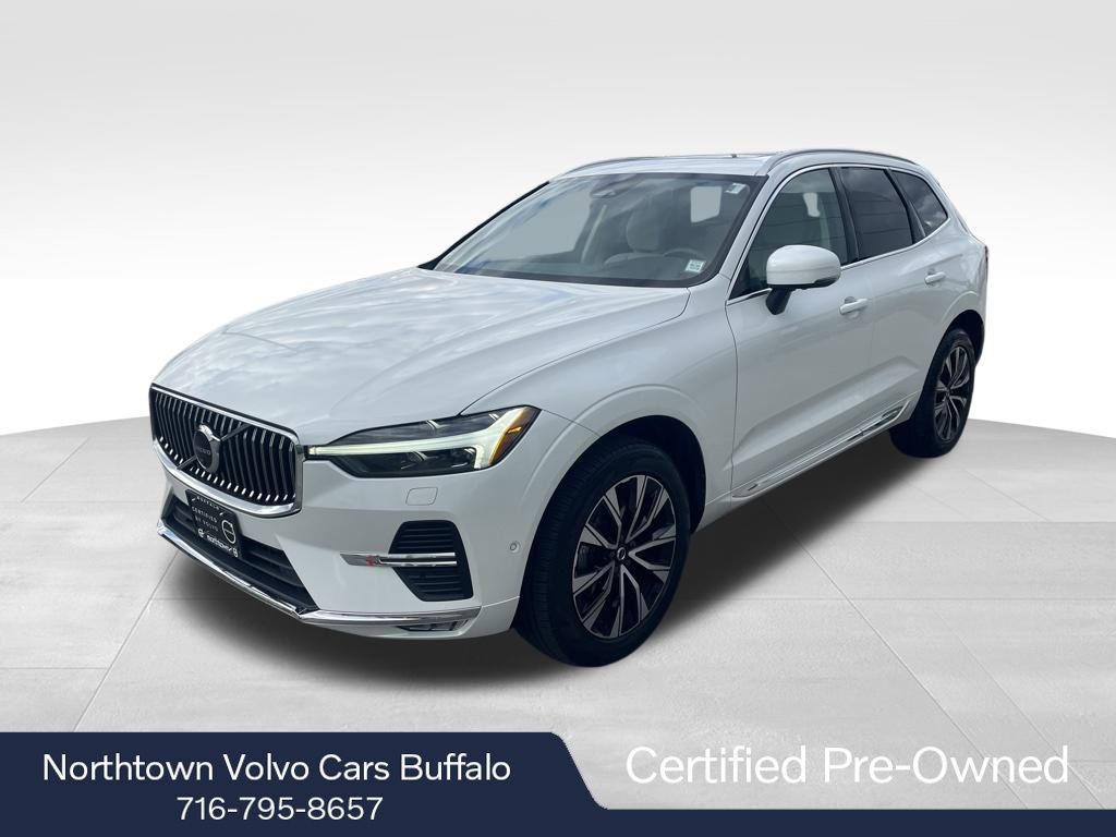 2023 Volvo XC60 Plus's photo