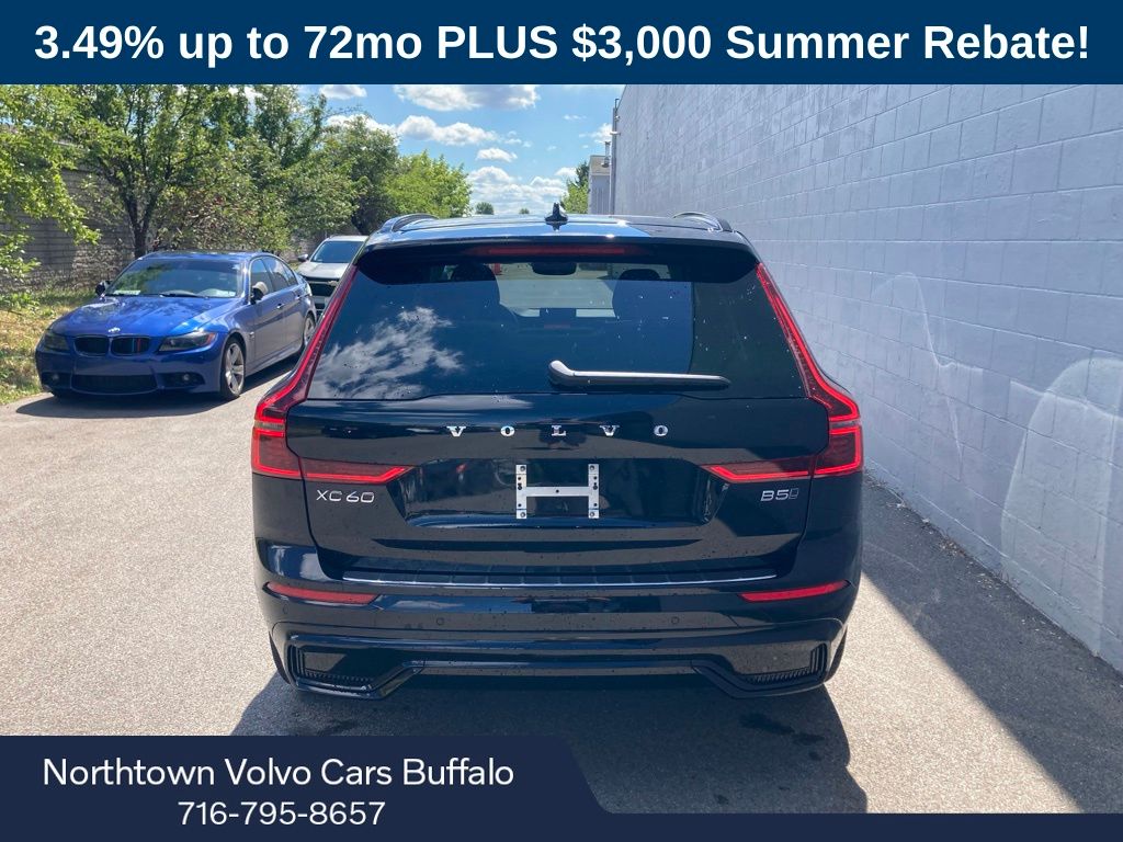 2026 Volvo XC60 B5 Plus photo 4