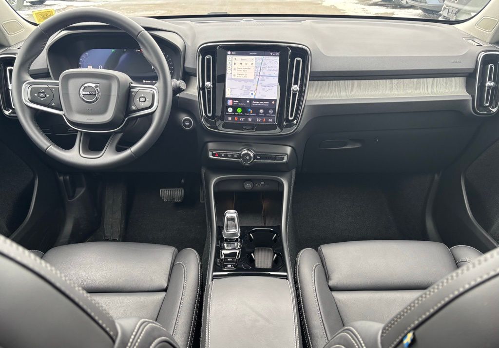 2026 Volvo XC40 Plus - Photo 6