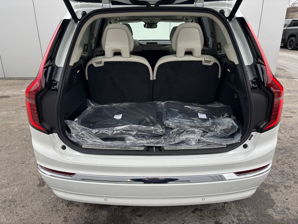 2026 Volvo XC90 Ultra - Photo 17