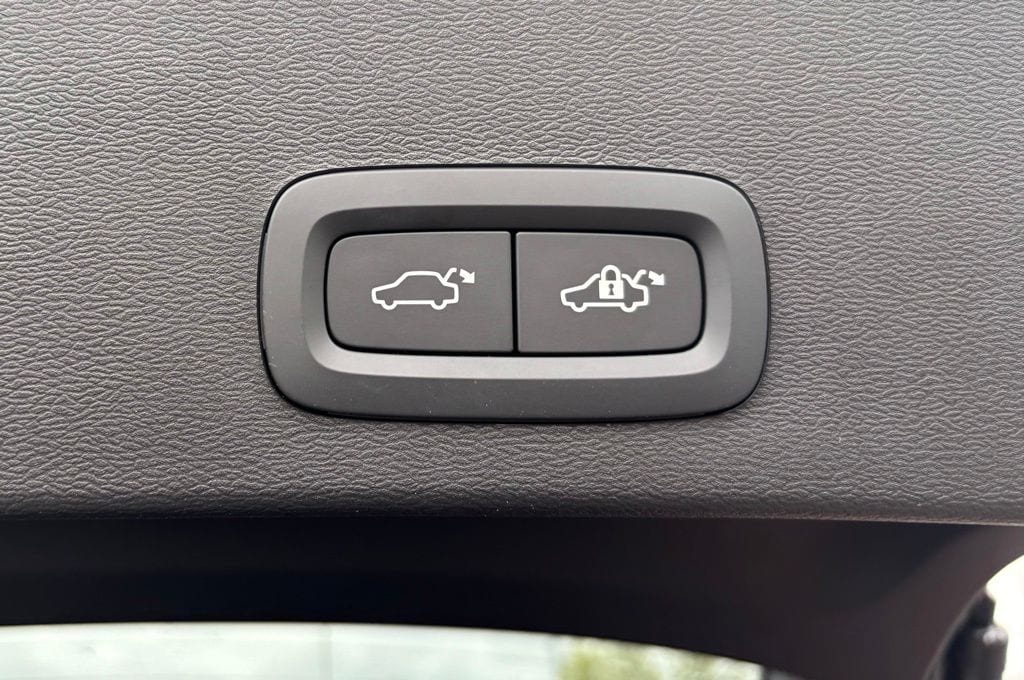 2026 Volvo XC40 Core - Photo 24