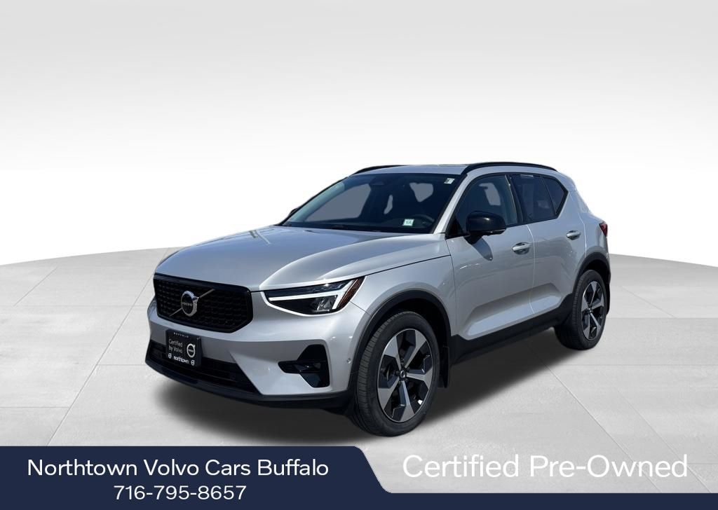 2023 Volvo XC40 SUV 