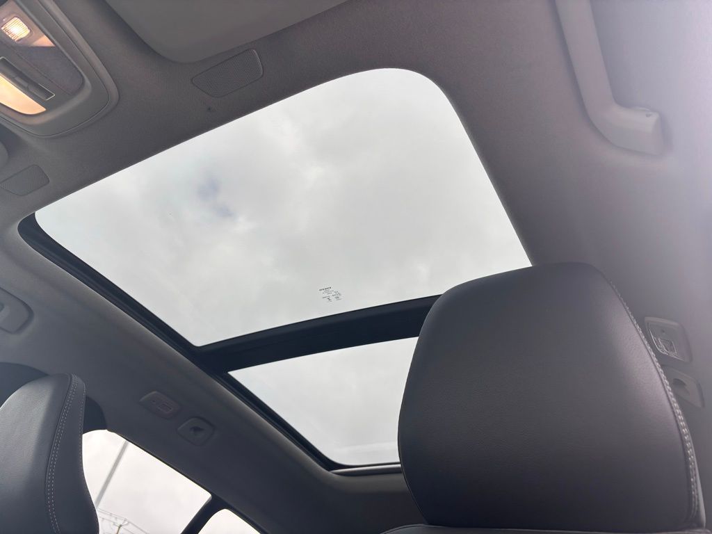 2026 Volvo XC40 Plus - Photo 14