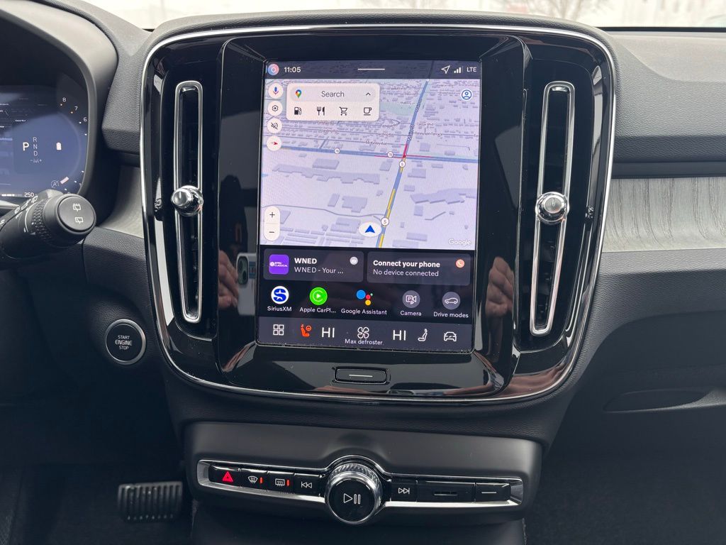2026 Volvo XC40 Plus - Photo 9