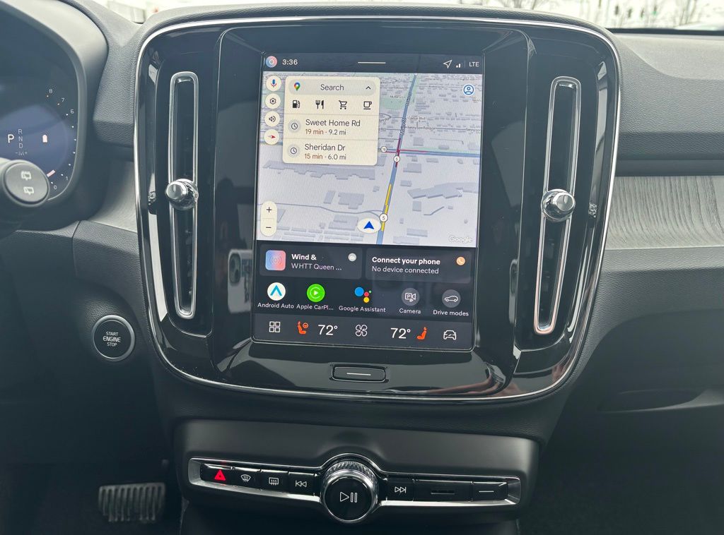 2026 Volvo XC40 Plus - Photo 9