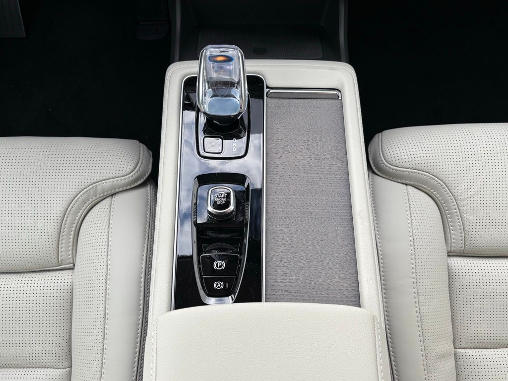2026 Volvo XC90 Ultra - Photo 13