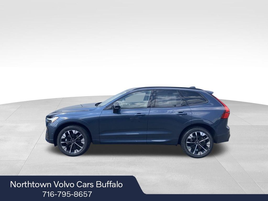2026 Volvo XC60 B5 Plus photo 2