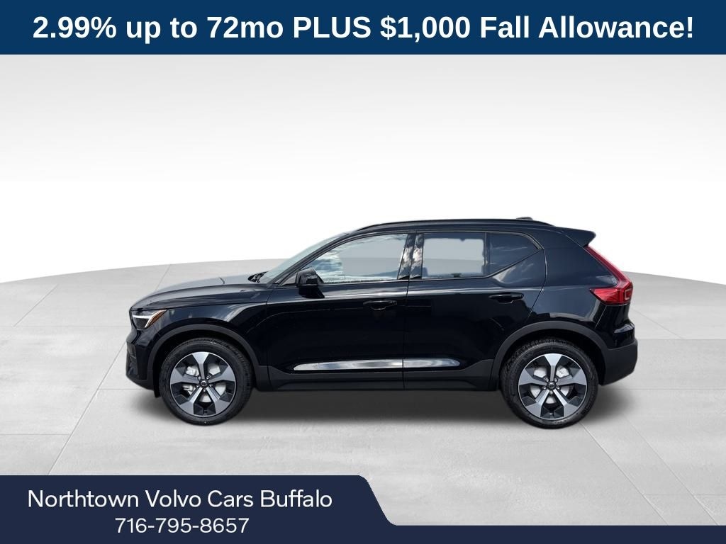 New 2026 Volvo XC40 B5 Core SUV