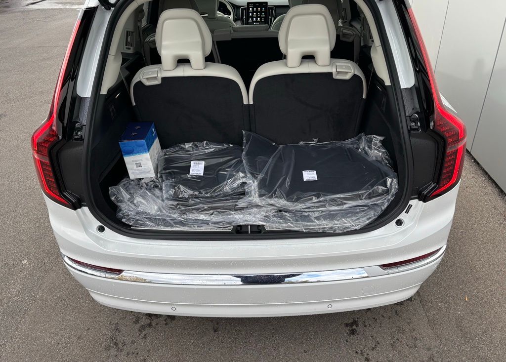 2026 Volvo XC90 Ultra - Photo 17