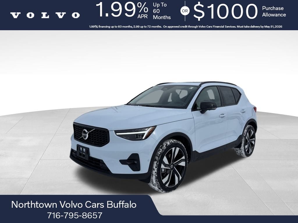 2026 Volvo XC40 B5 Ultra Dark AWD's photo