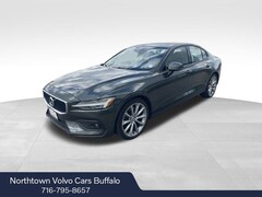 2021 Volvo S60 T6 Momentum Sedan