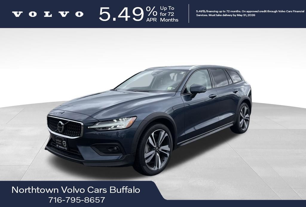 2023 Volvo V60 Cross Country B5 Plus AWD's photo