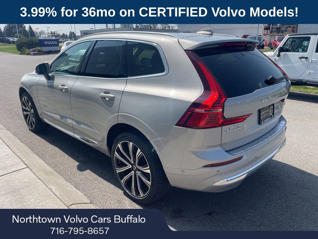 2023 Volvo XC60 B5 Ultimate photo 3