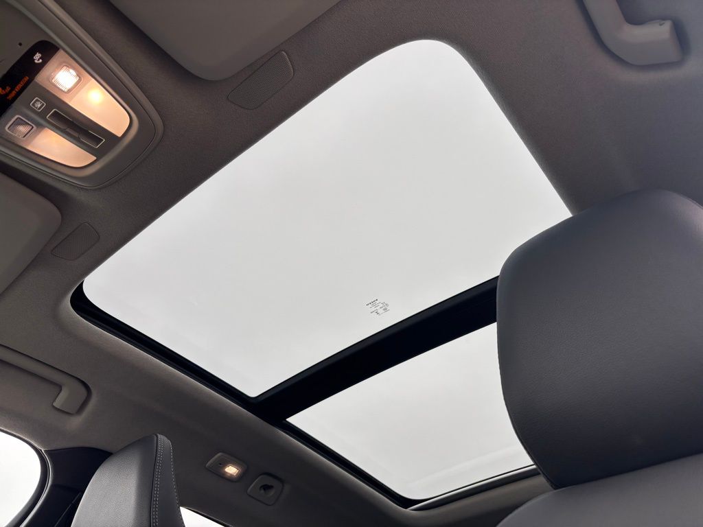 2026 Volvo XC40 Plus - Photo 13