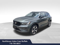 2026 Volvo XC40 B5 Core SUV
