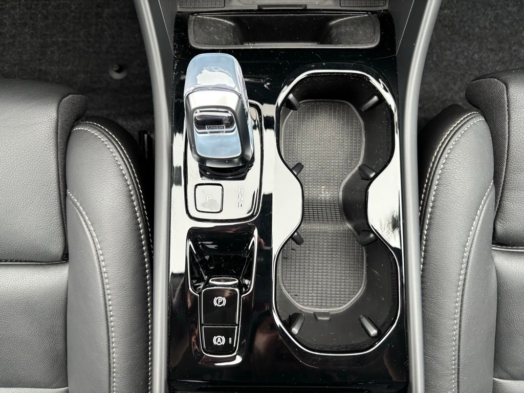 2026 Volvo XC40 Plus - Photo 25