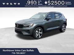 2026 Volvo XC40 B5 Core SUV
