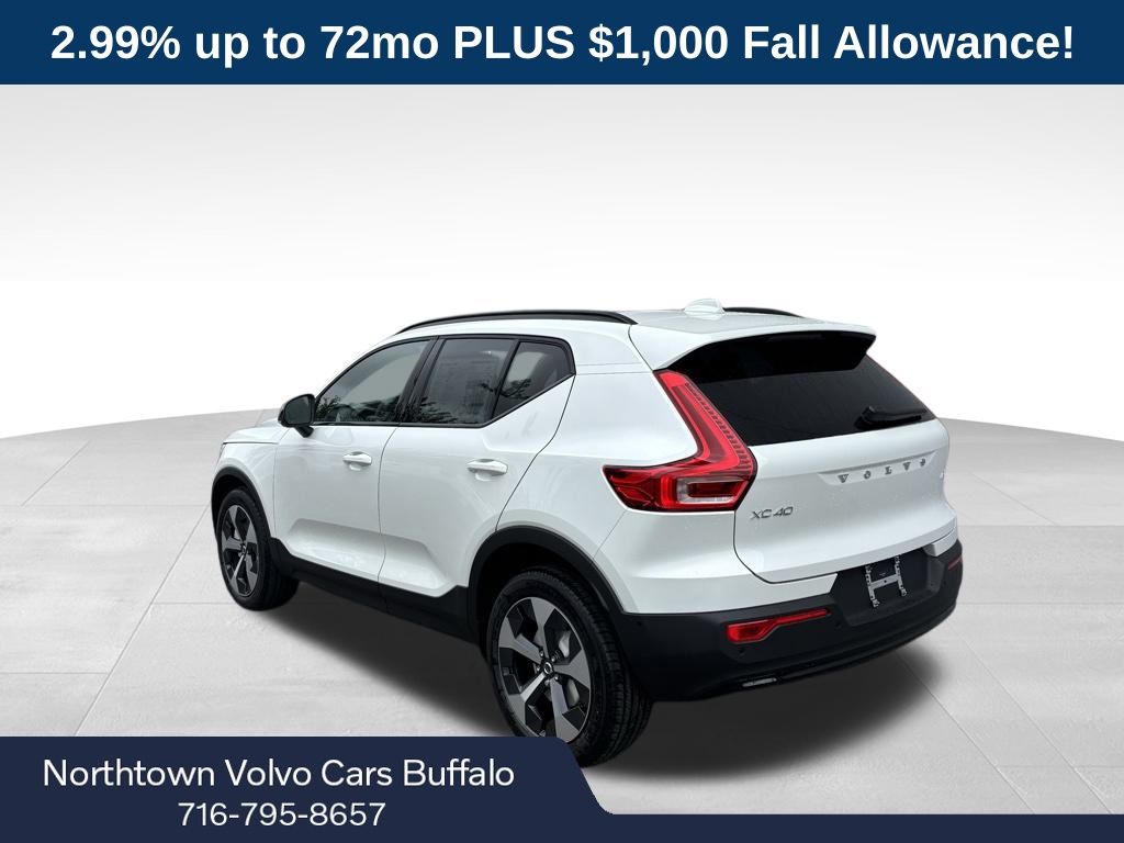 2026 Volvo XC40 Plus photo 2