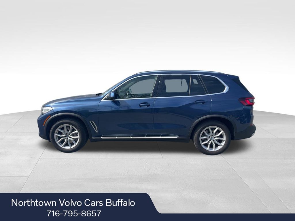 Used 2022 BMW X5 40i with VIN 5UXCR6C00N9K91344 for sale in Williamsville, NY