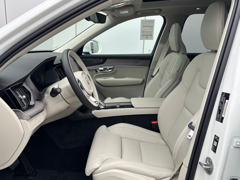 2026 Volvo XC90 Ultra - Photo 15