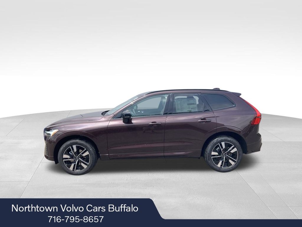 2026 Volvo XC60 B5 Core photo 2