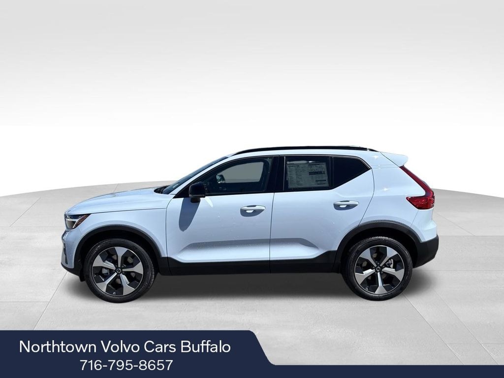 New 2026 Volvo XC40 B5 Core SUV