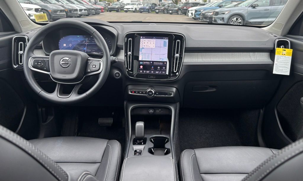 2026 Volvo XC40 Core - Photo 6