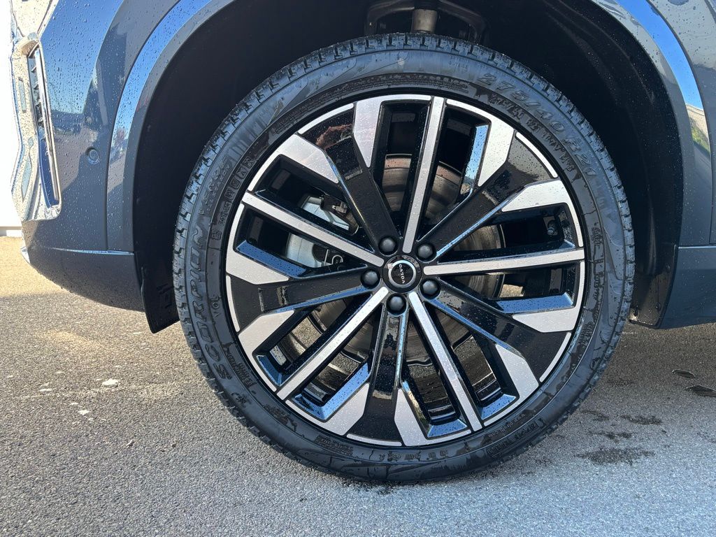 2026 Volvo XC90 Plus - Photo 9