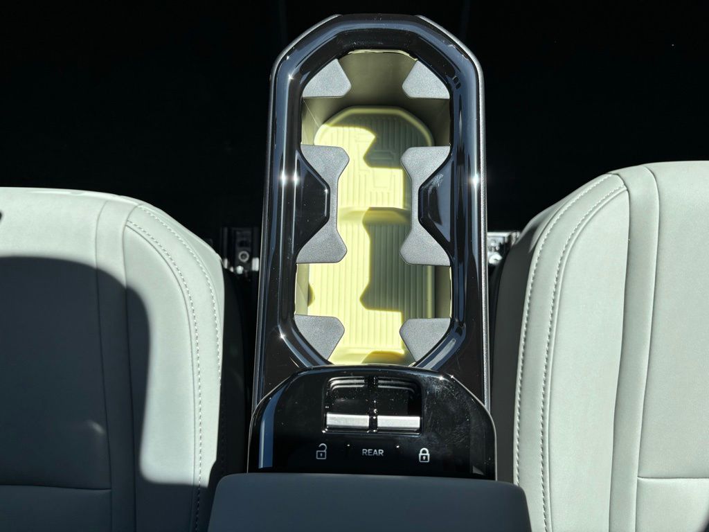 2026 Volvo EX30 Plus - Photo 13