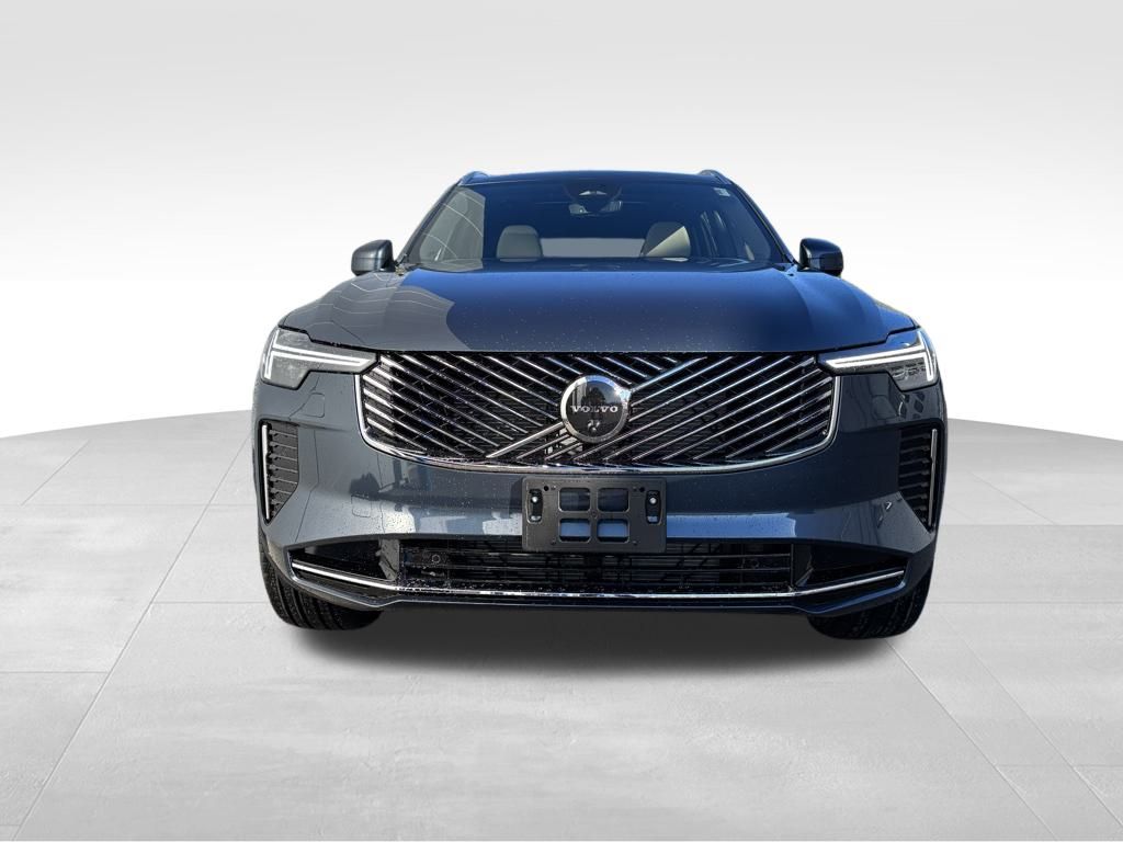 2026 Volvo XC90 Plus - Photo 8