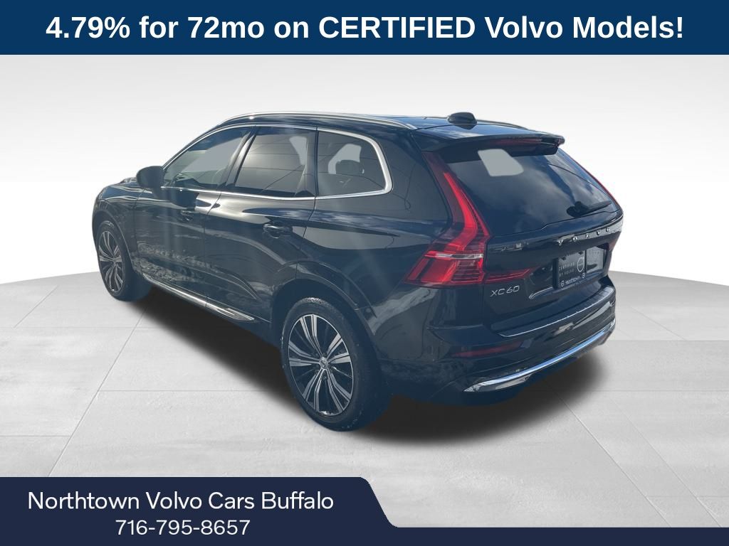 2023 Volvo XC60 B5 Plus photo 2