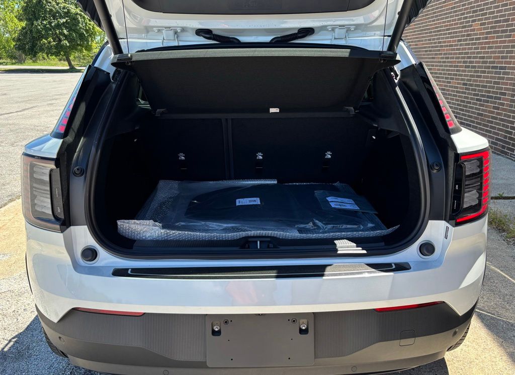2026 Volvo EX30 Plus - Photo 18