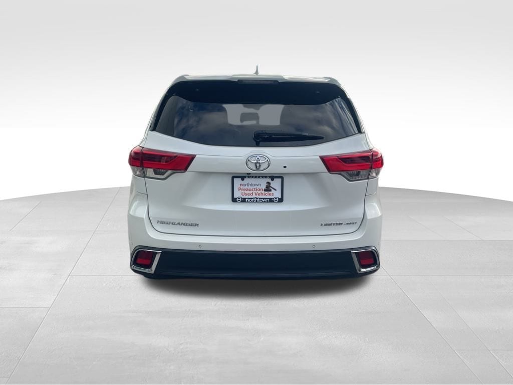 2017 Toyota Highlander Limited photo 3