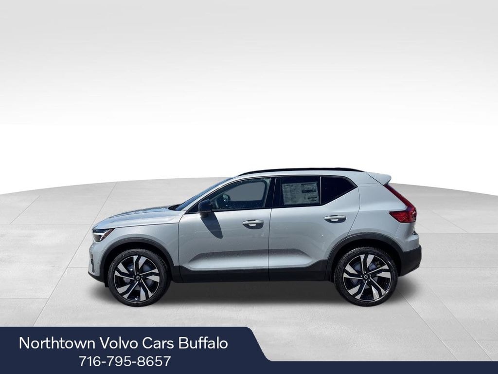New 2026 Volvo XC40 B5 Plus SUV