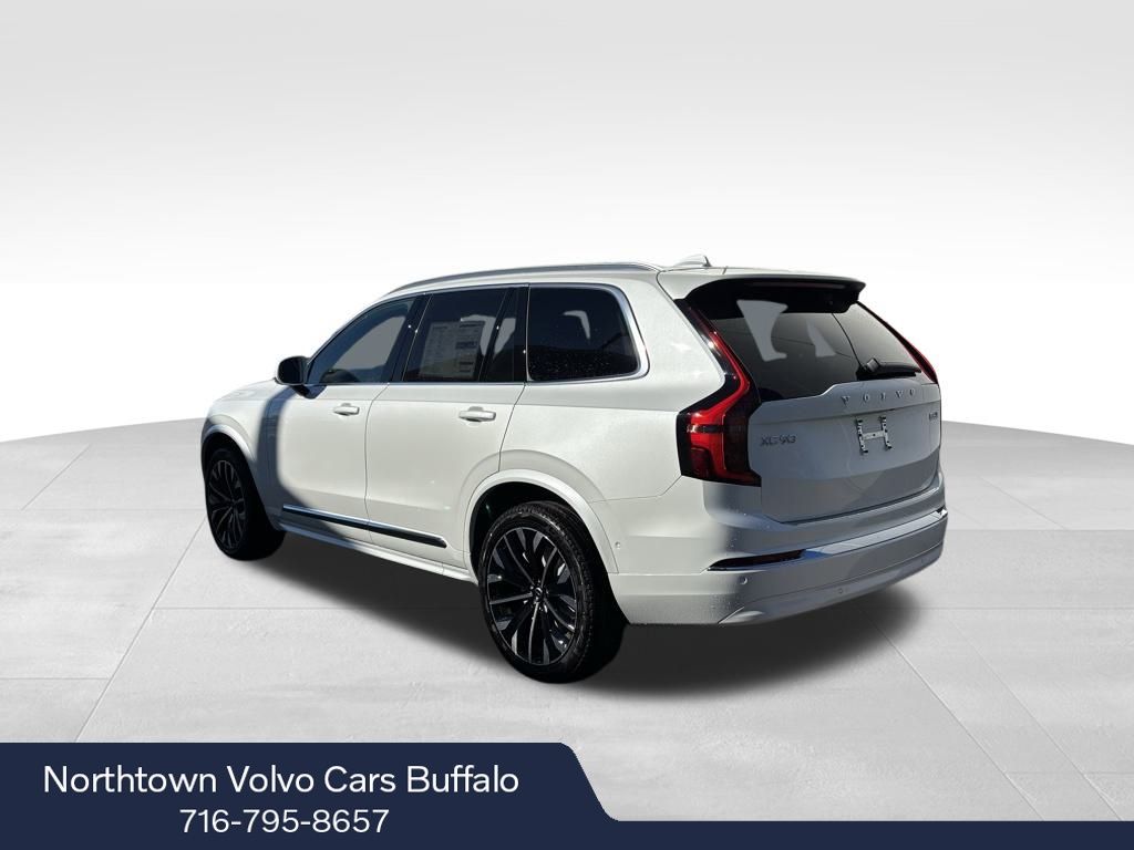 2026 Volvo XC90 Plus photo 3