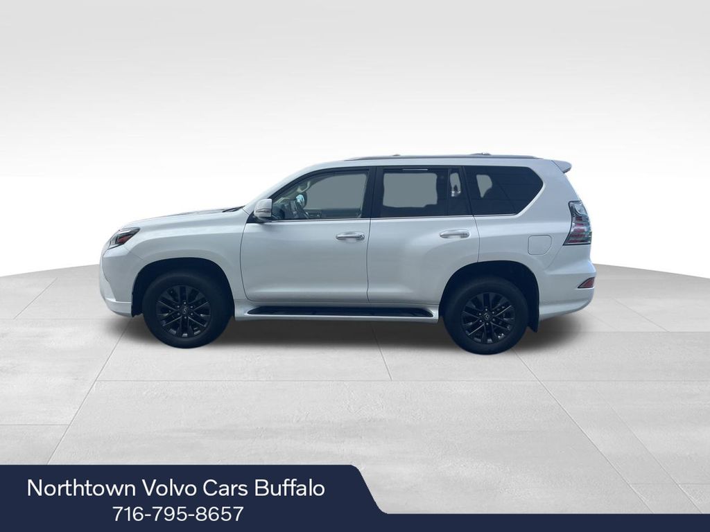 2023 Lexus GX 460 photo 2