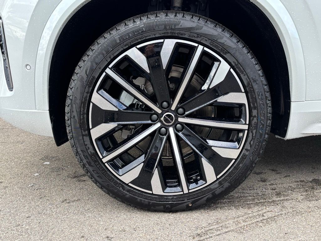 2026 Volvo XC90 Ultra - Photo 9