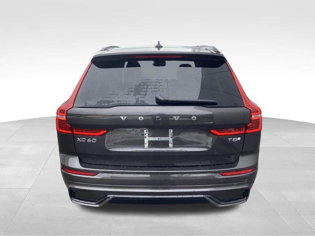 2025 Volvo XC60 Hybrid T8 Core photo 3