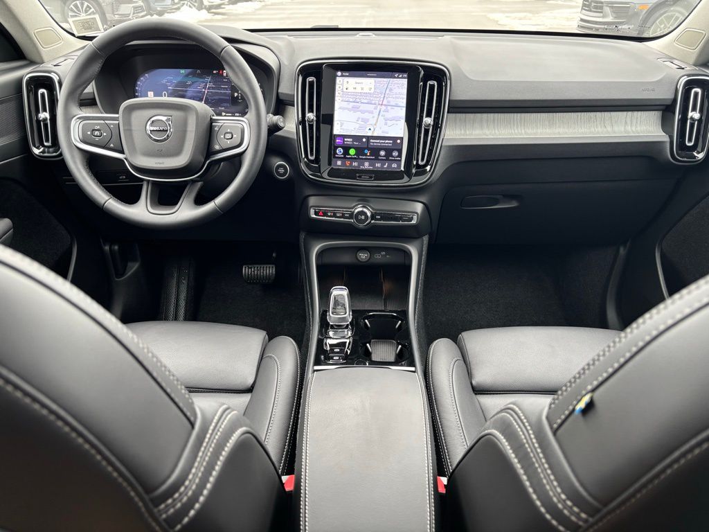2026 Volvo XC40 Plus - Photo 6